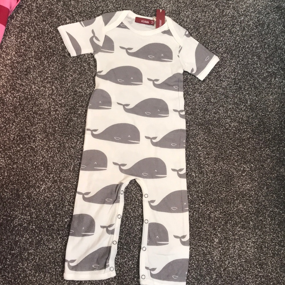 Milkbarn whale outfit
